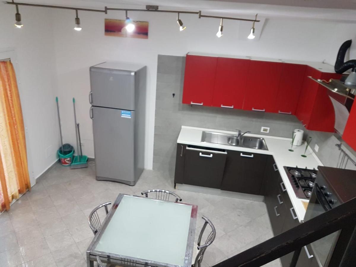 Apartamento Casa N 2 Con Parcheggio Privato E Colonnina Ricarica Livorno Exterior foto