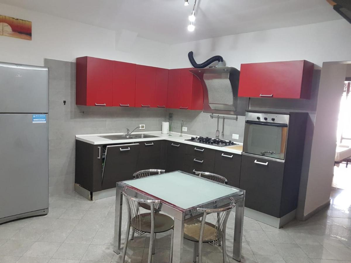 Apartamento Casa N 2 Con Parcheggio Privato E Colonnina Ricarica Livorno Exterior foto