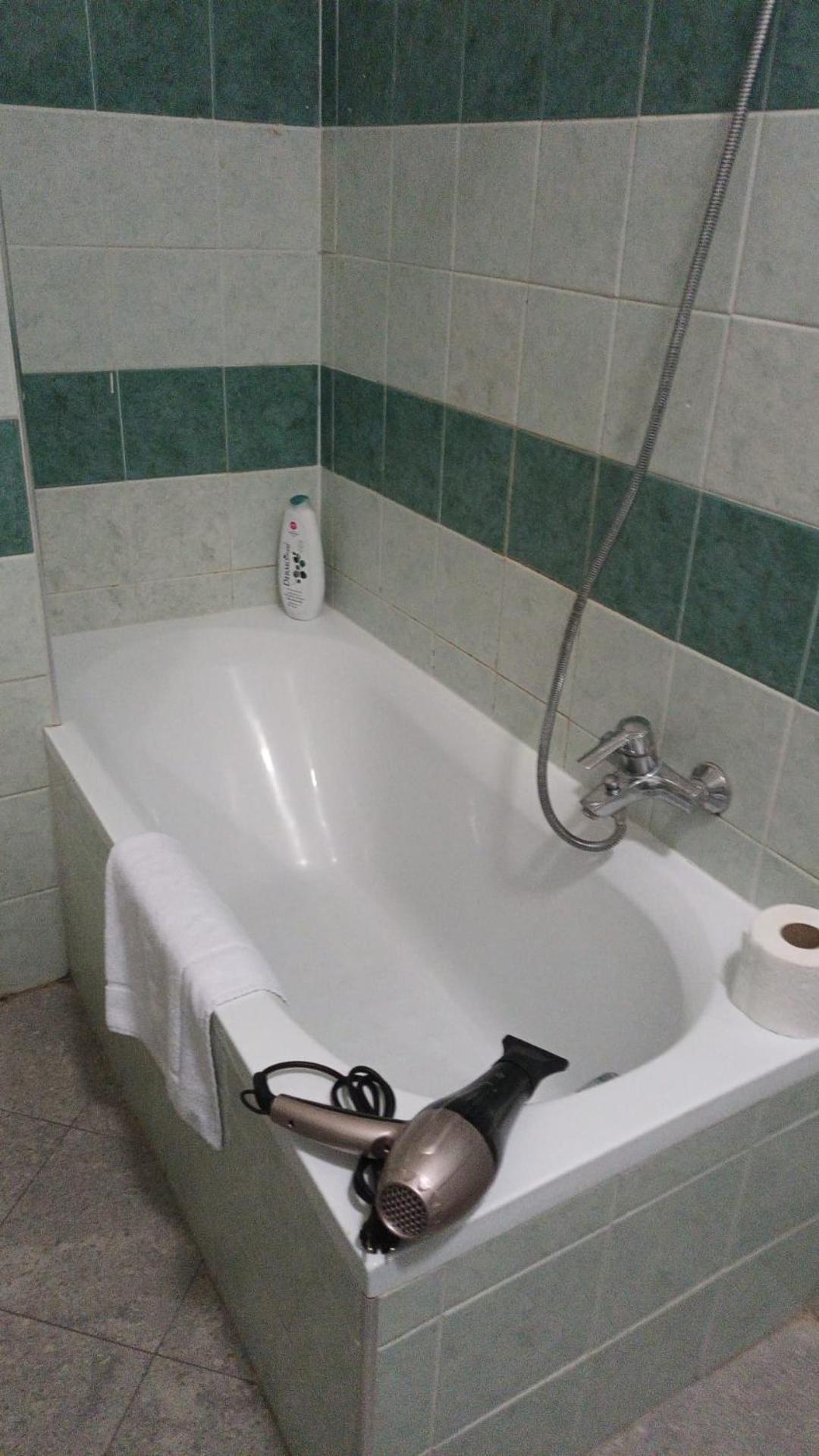 Apartamento Casa N 2 Con Parcheggio Privato E Colonnina Ricarica Livorno Exterior foto