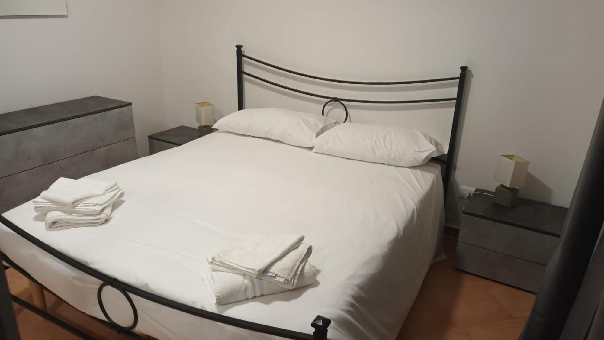 Apartamento Casa N 2 Con Parcheggio Privato E Colonnina Ricarica Livorno Exterior foto